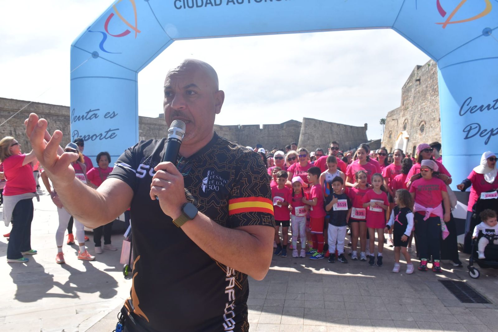 Ceuta se viste de rosa para abrazarse a la vida