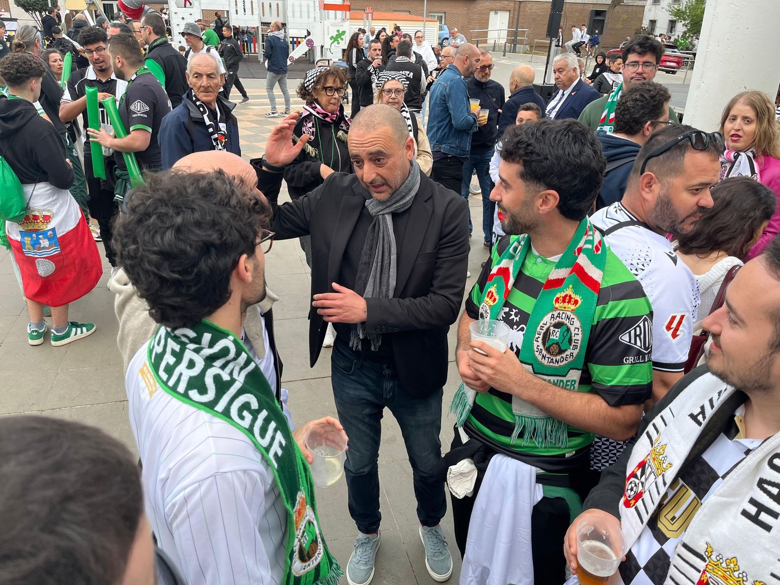 Aficionados antes del partido entre el Ceuta y el Racing