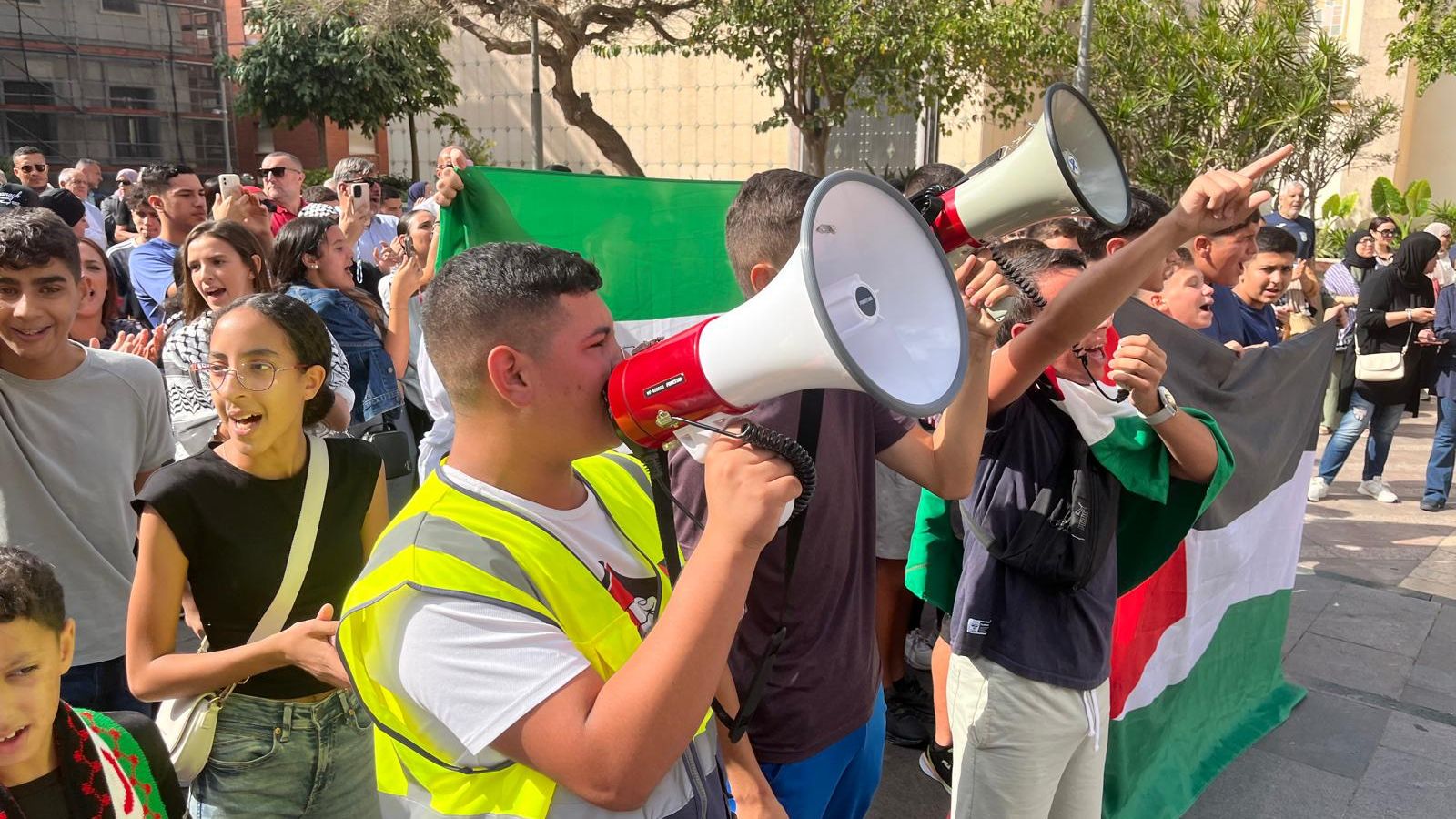 Concentración estudiantil frente a la Delegación del Gobierno en apoyo de la Flotilla y el pueblo palestino