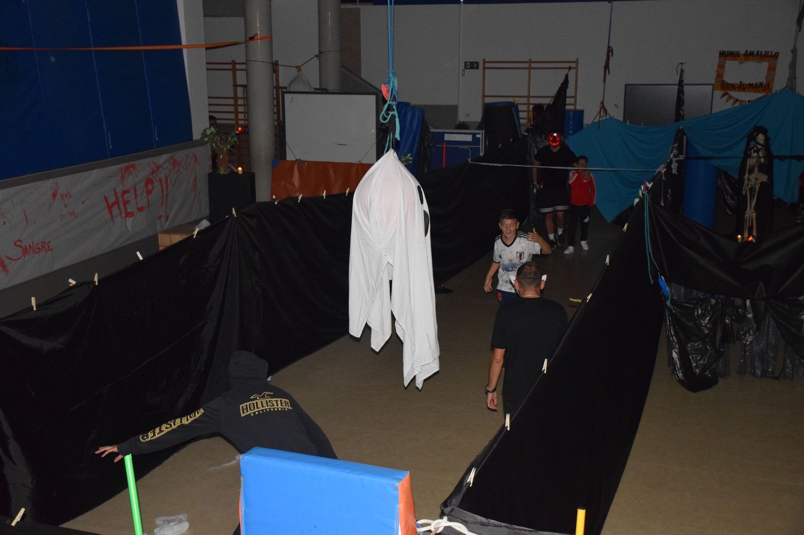 FOTOGALERÍA | Diversión terrorífica en el pasaje del Ciudad de Ceuta por Halloween