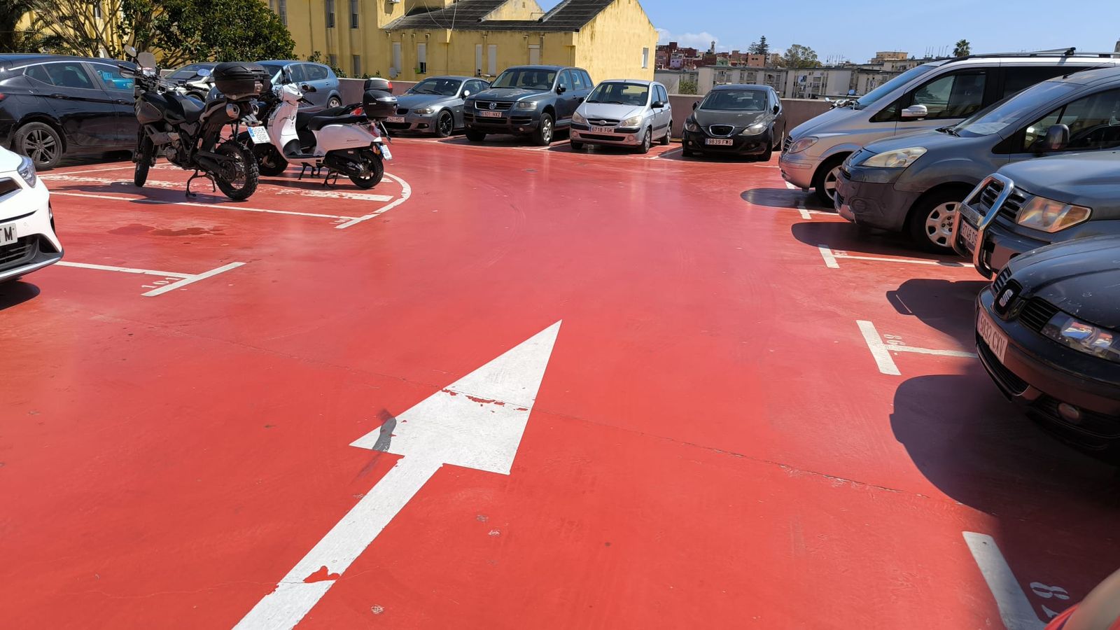 La zona al aire libre del Parking de Juan Carlos I que utilizan los residentes