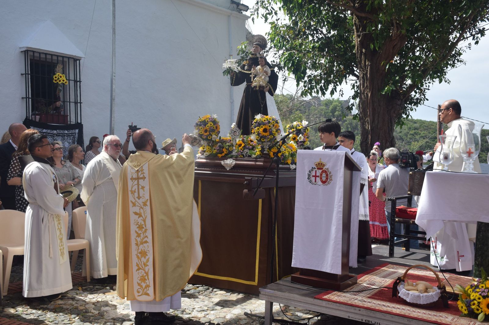 Tradición, fe y calor: Ceuta se vuelca con San Antonio