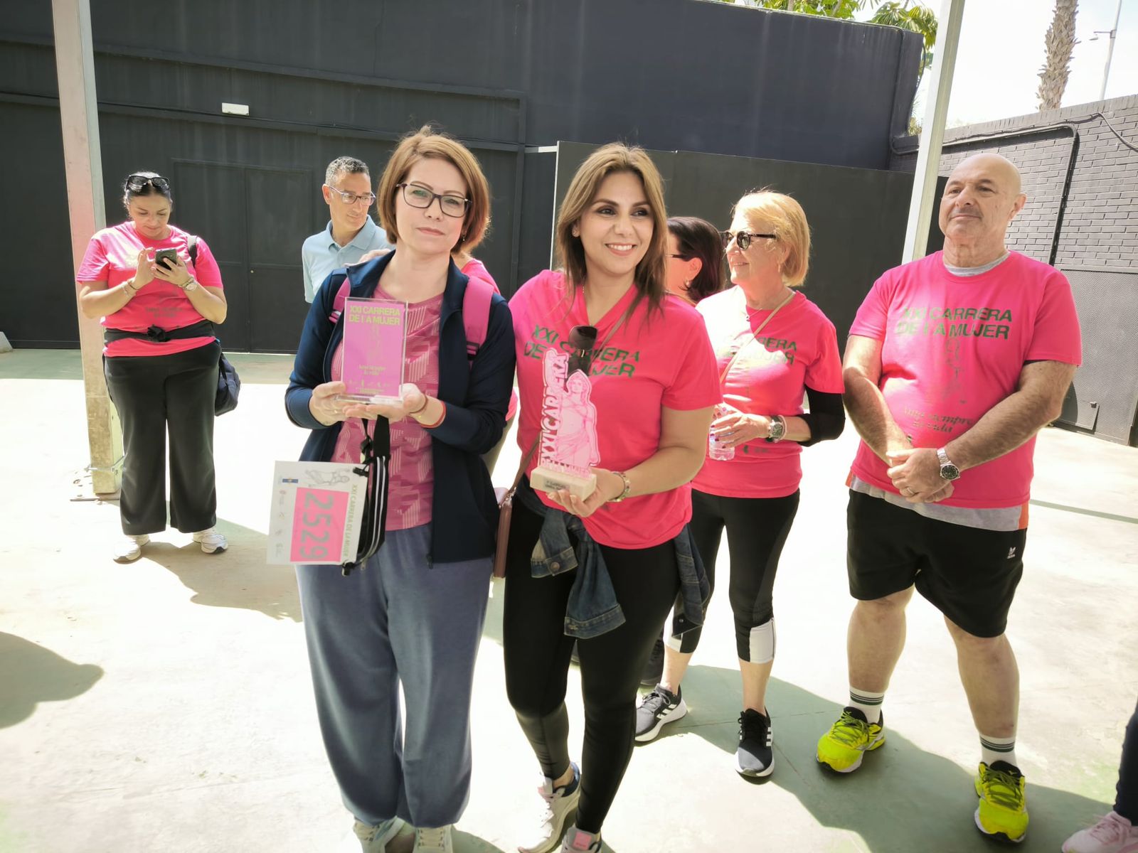Ceuta se viste de rosa para abrazarse a la vida
