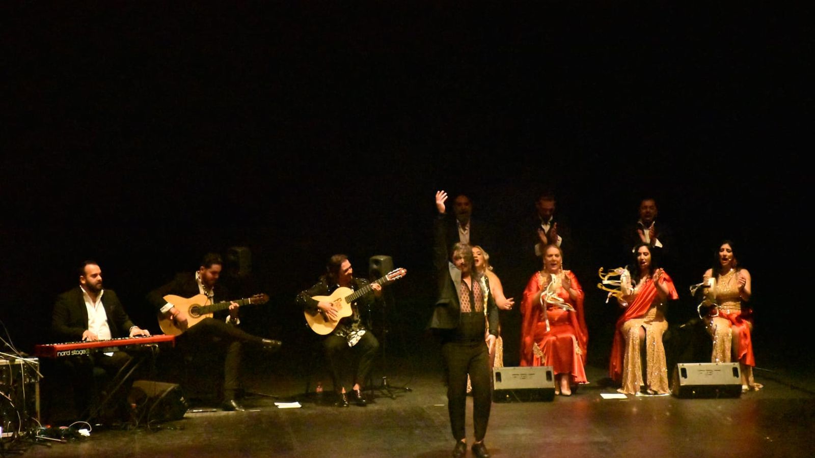 Farrucos y Fernández conquistan el Revellín con su zambombá para mayores