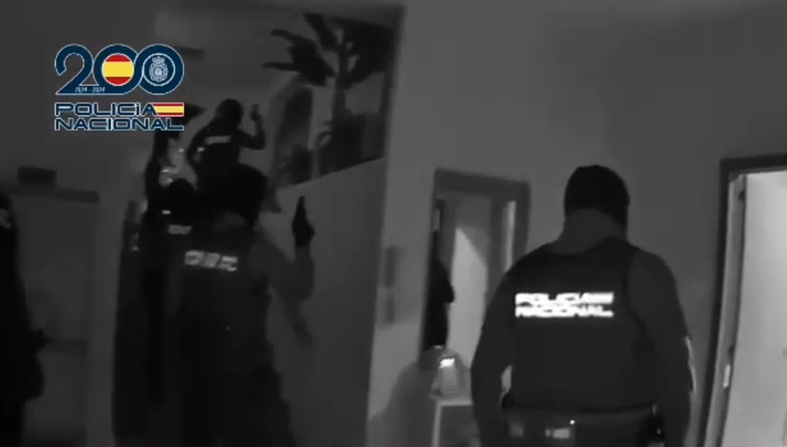 FOTOGALERÍA | Detenciones y registros en Ceuta: más imágenes de la Policía Nacional en la 'Operación Roble' FOTOGALERÍA | Detenciones y registros en Ceuta: más imágenes de la Policía Nacional en la 'Operación Roble'