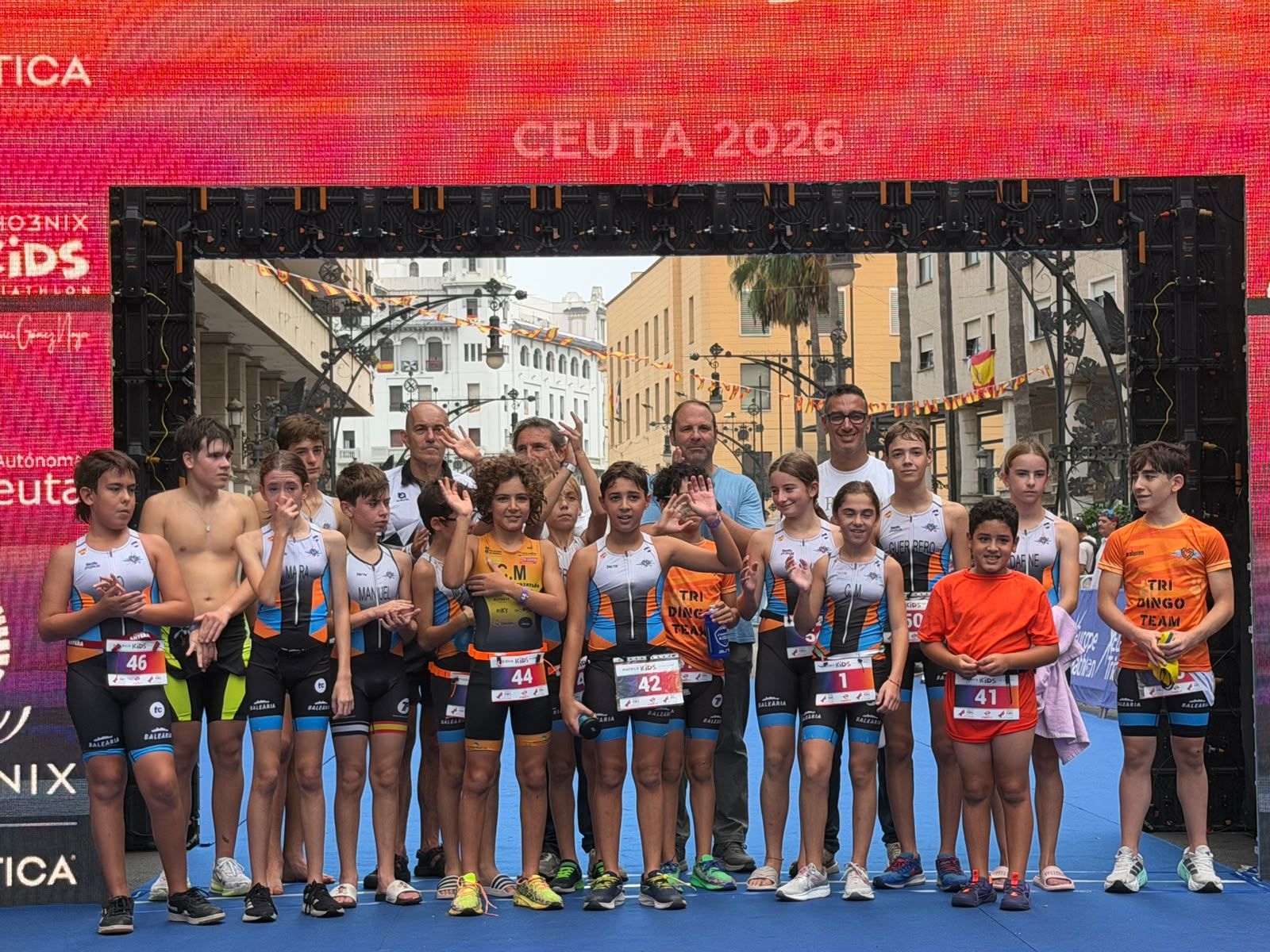 Los aficionados al triatlón en Ceuta se reúnen para participar en el Acuatlón Popular 'Juan Mur' y en la Phoenix Kids Triathlon