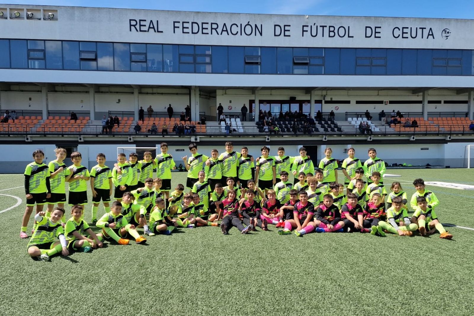 Participantes en la Liga de las Escuelas de la RFFCE