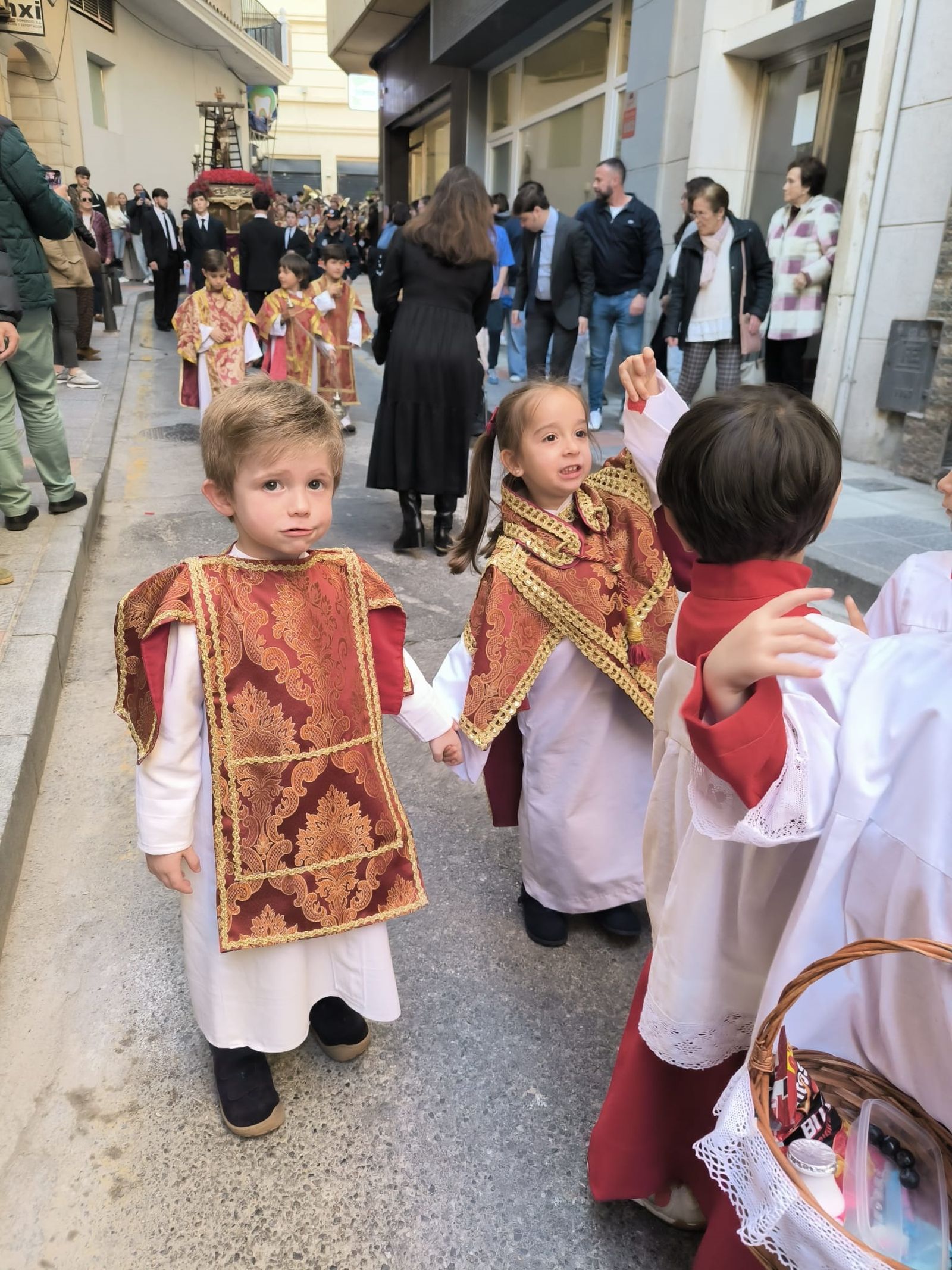 El paso de los niños, como antesala de la Semana Santa