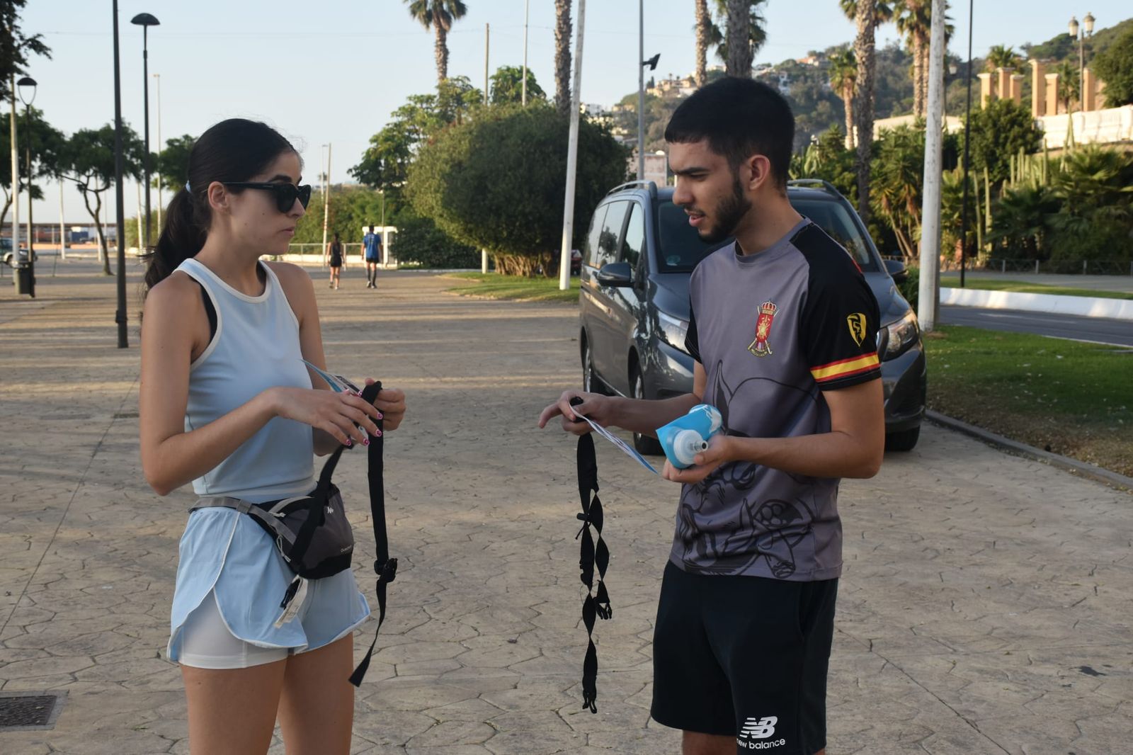 Decenas de senderistas llenan de luz y deporte la XVIII Marcha Nocturna Familiar de Ceuta