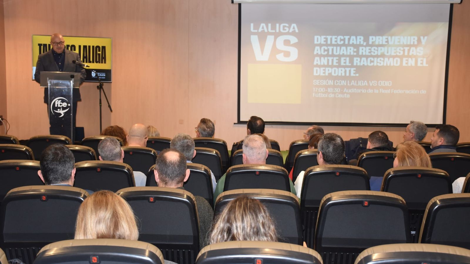 Cecchi durante su intervención.