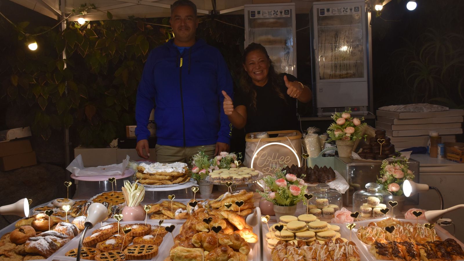 Melina y Alejandro, del puesto de "delicatesen gourmet argentinas"