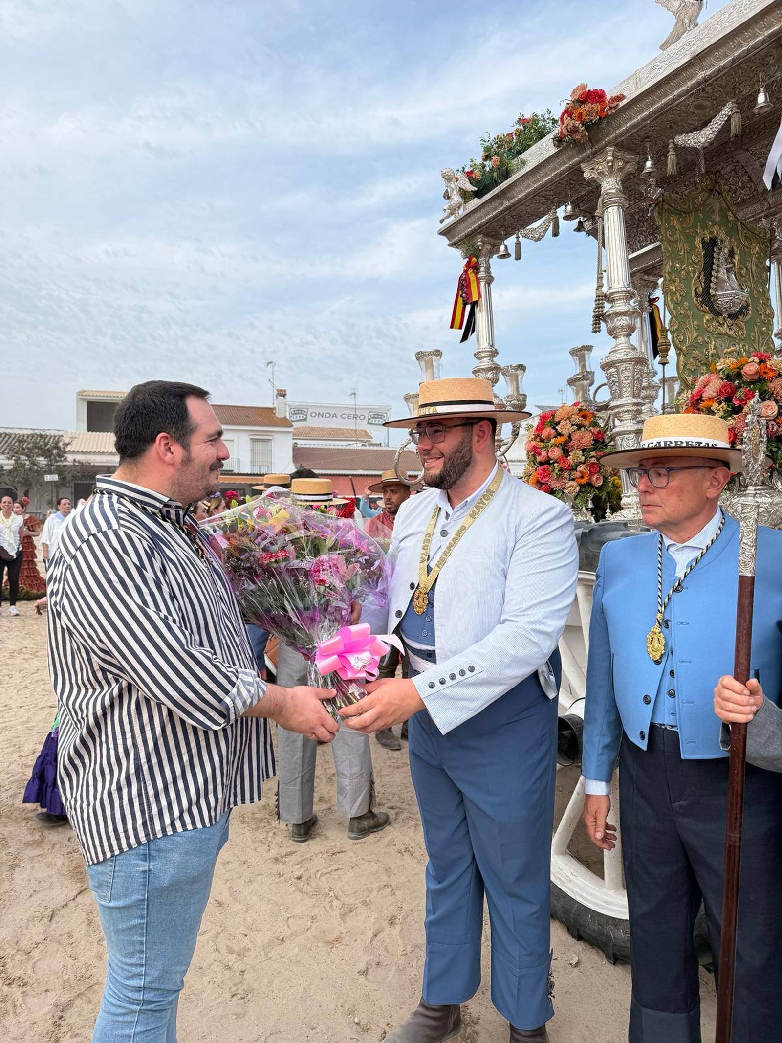 La Pollinica acompañó a la Hermandad del Rocío en la presentación