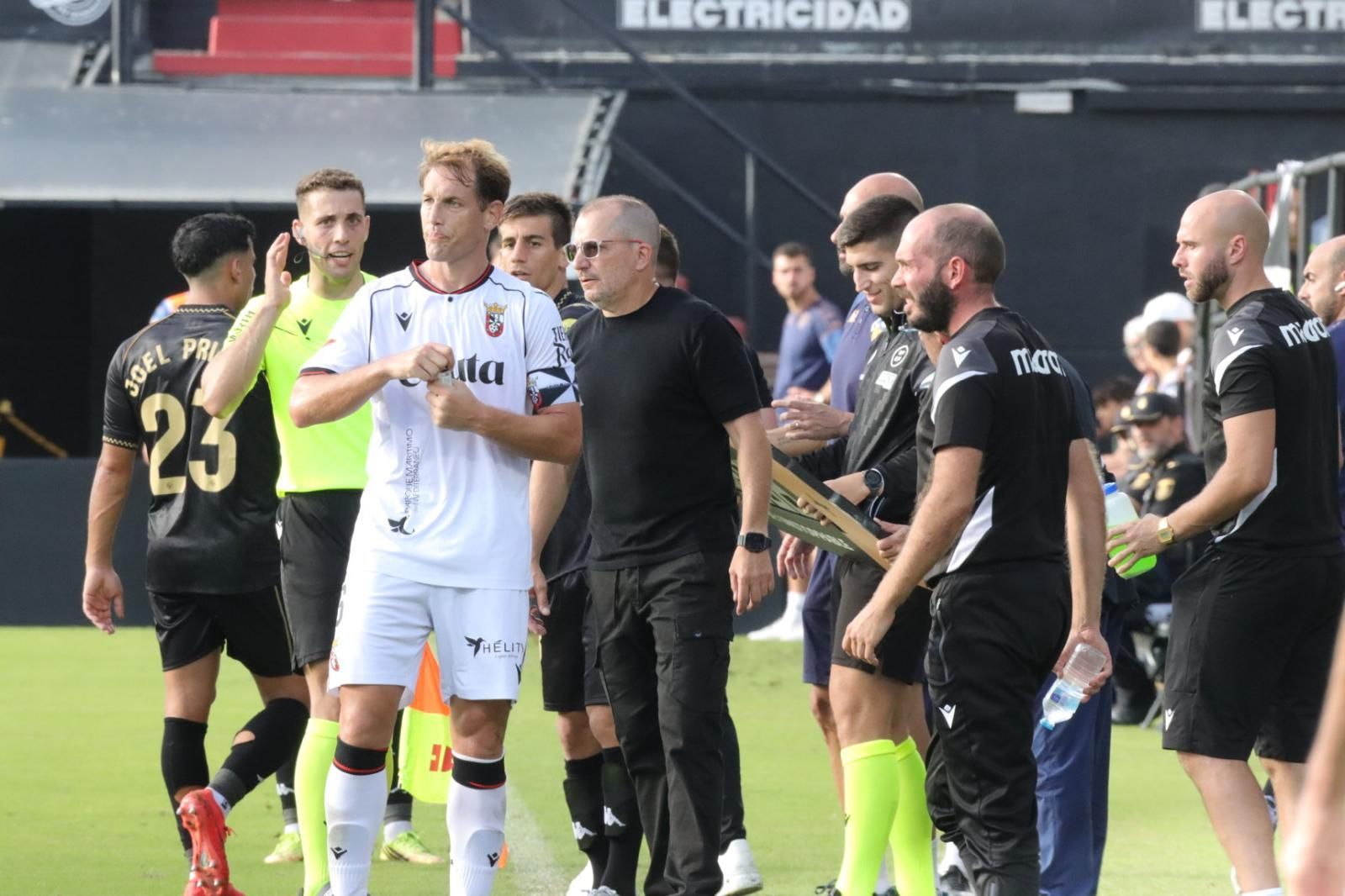 (1-2) Una AD Ceuta, espesa, pierde ante un buen Sabadell