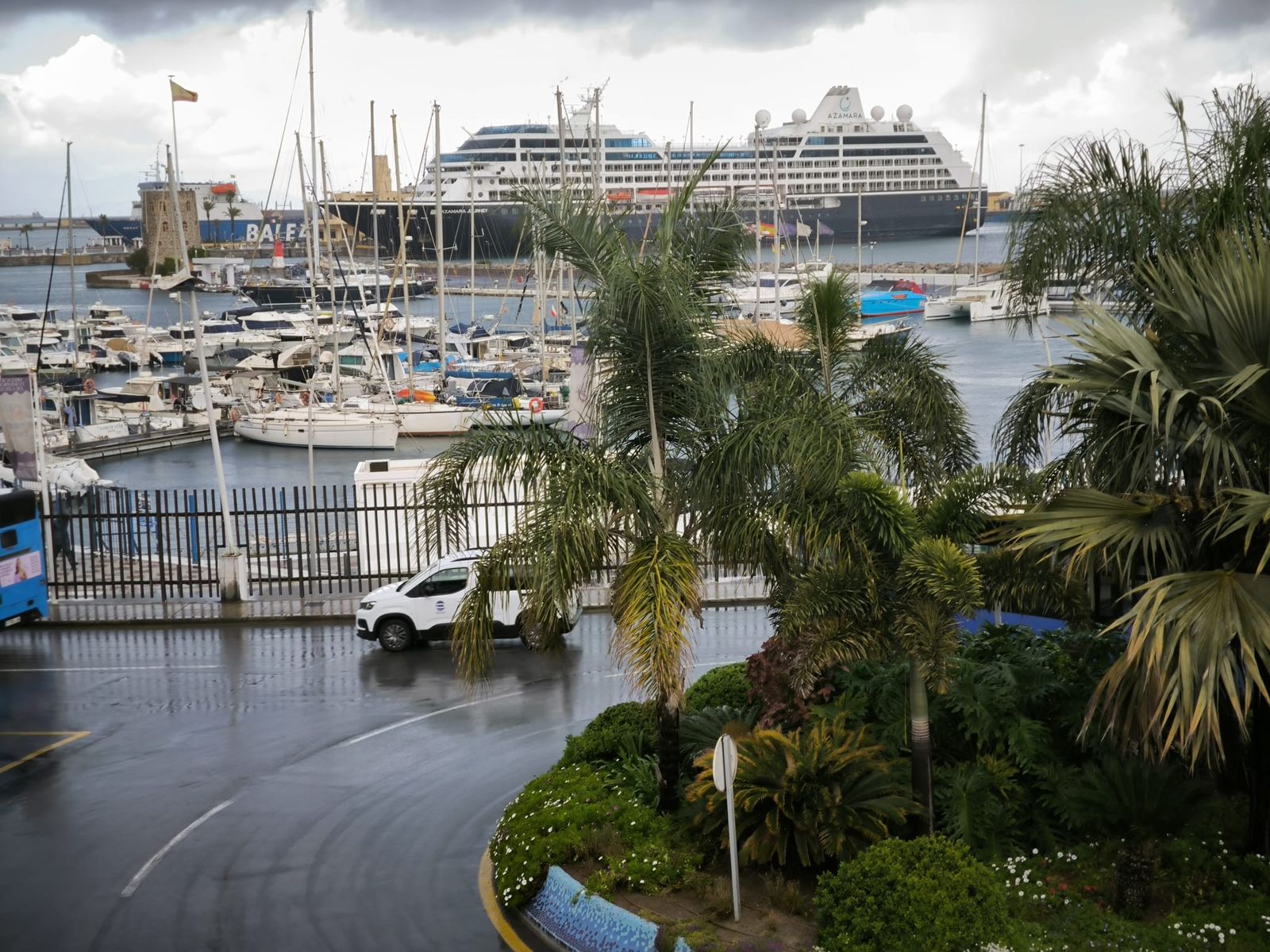 FOTOGALERÍA | La primera escala del 'Azamara Journey' en Ceuta, a través del objetivo de Nicol’s