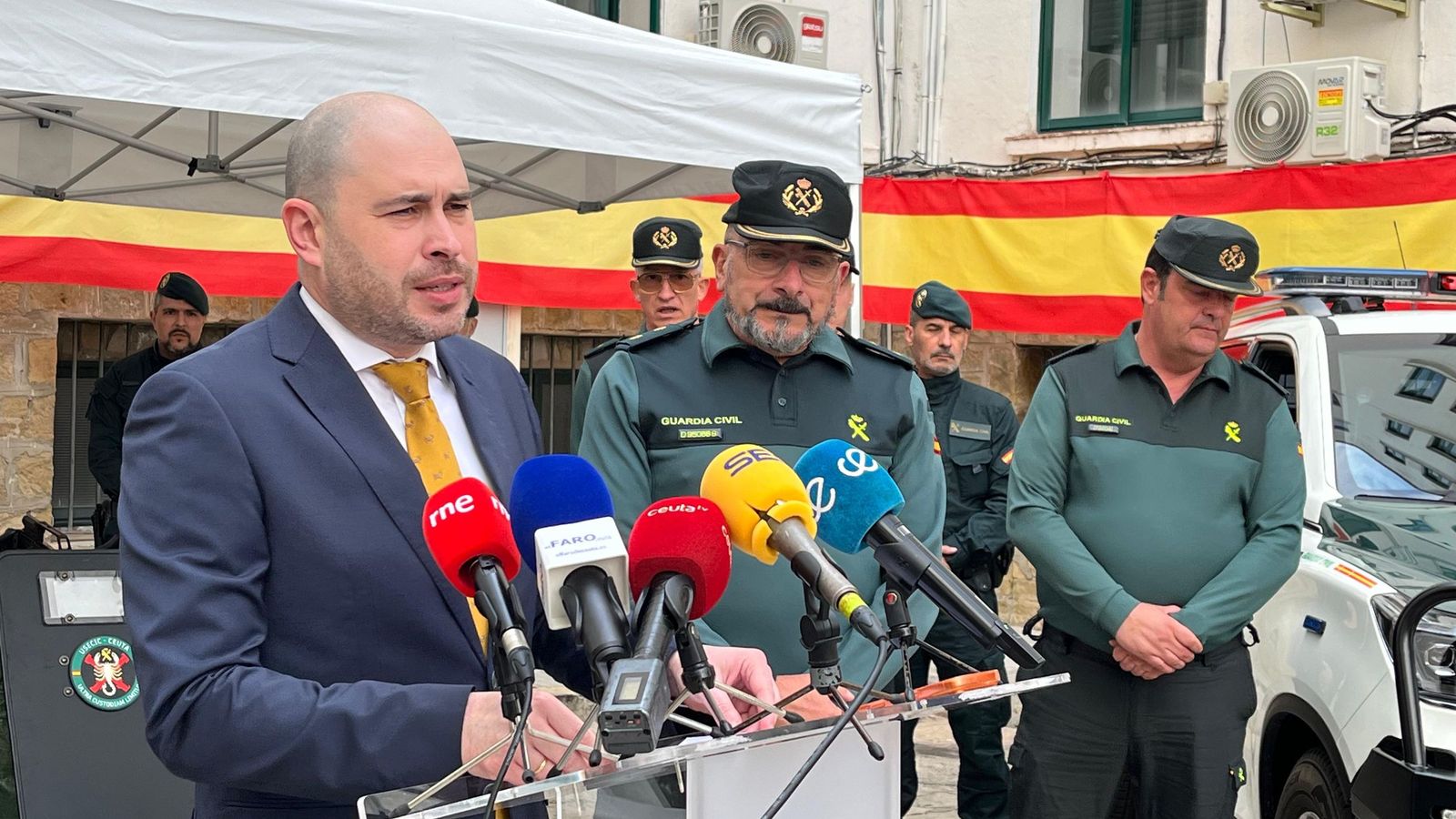 El delegado del Gobierno, junto al teniente coronel Lobo y el coronel de la Guardia Civil en Ceuta, José María Jiménez