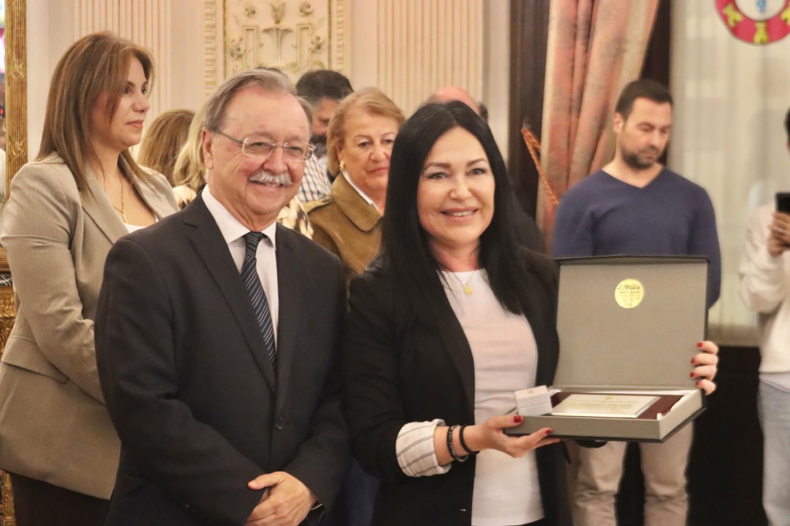 Acto de entrega de reconocimientos por el Día del Funcionario en el Salón del Trono