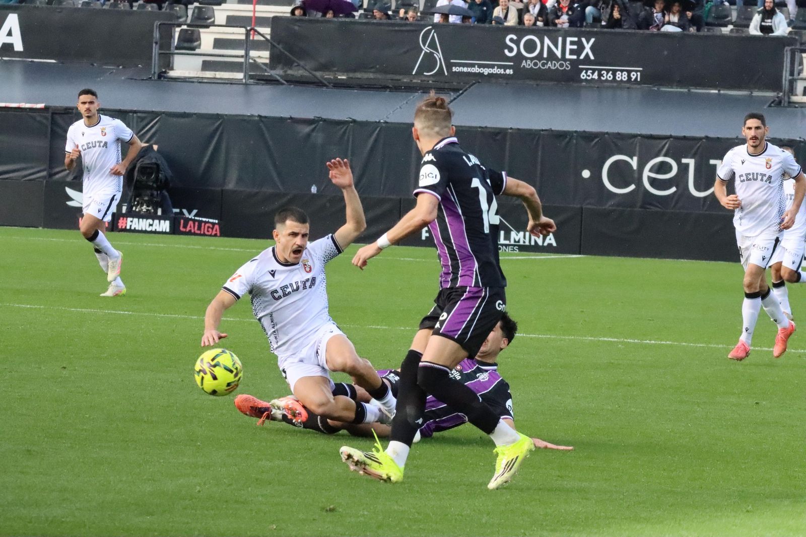 La AD Ceuta pone fin a su buena racha como local