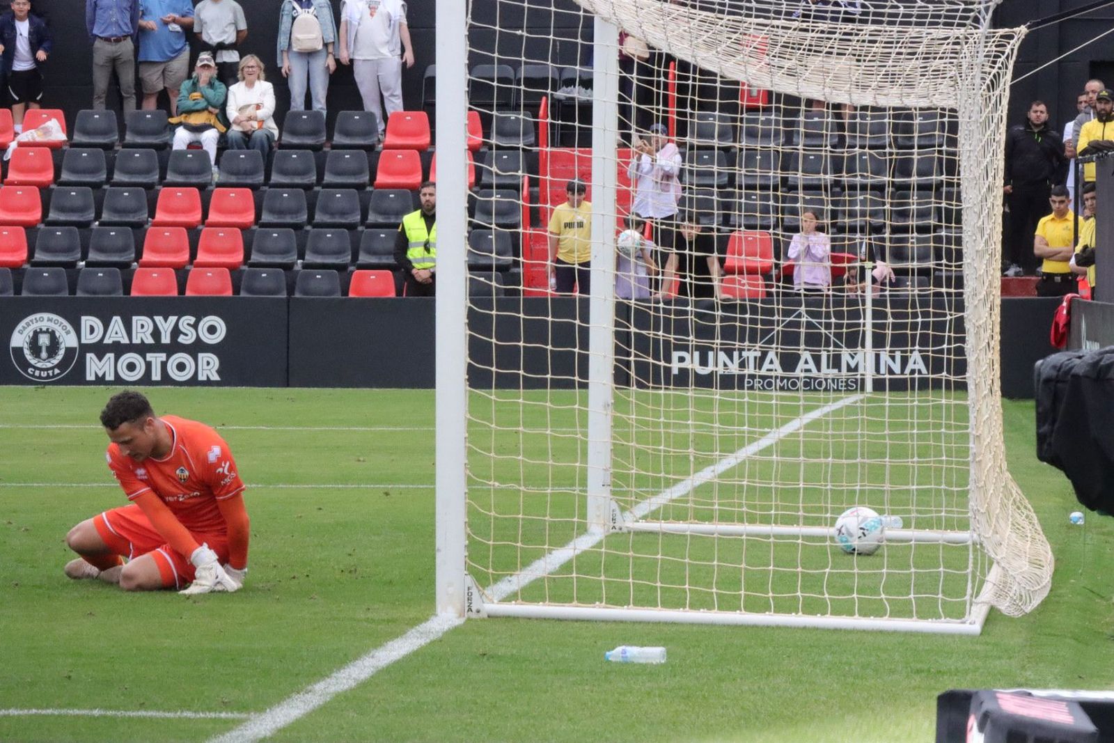 Así se vivió el partido entre la AD Ceuta y el CD Castellón en imágenes
