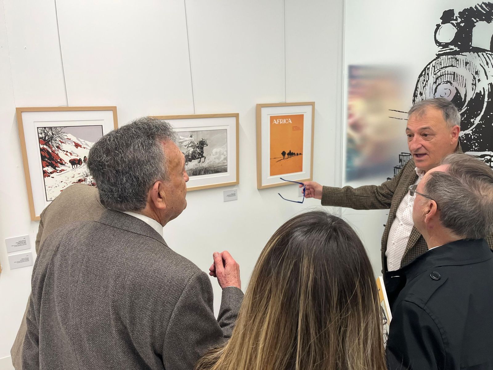 El presidente de Ceuta, Juan Vivas, durante la inauguración de la exposición de pinturas de Mariano Bertuchi 'Estampas marroquíes'