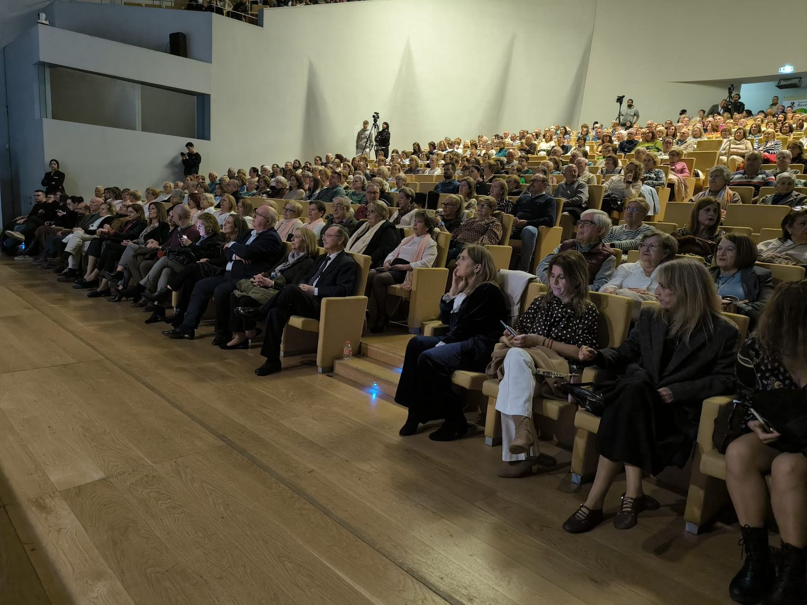 Radiolé vuelve a encender el Revellín en una noche entregada al flamenco