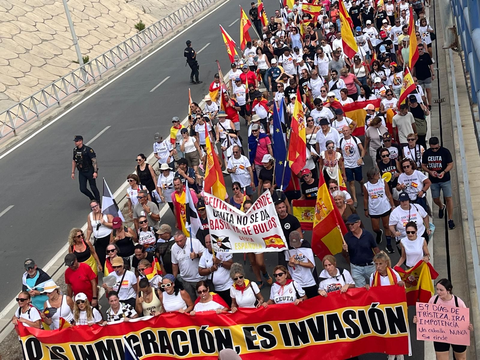 Ceuta vuelve a echarse a las calles para recordar que "Un caballa nunca se rinde"