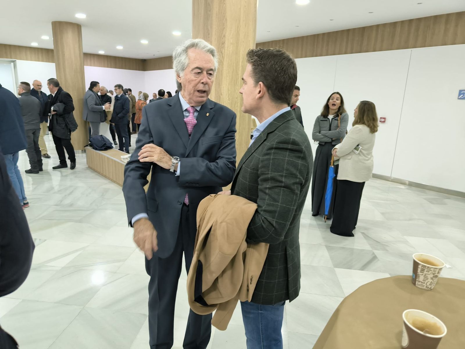 El Pueblo invita a reflexionar sobre el futuro del turismo en Ceuta