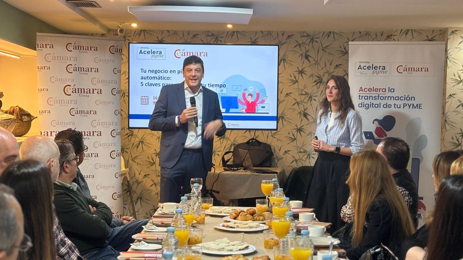 Los participantes en la sesión fomativa