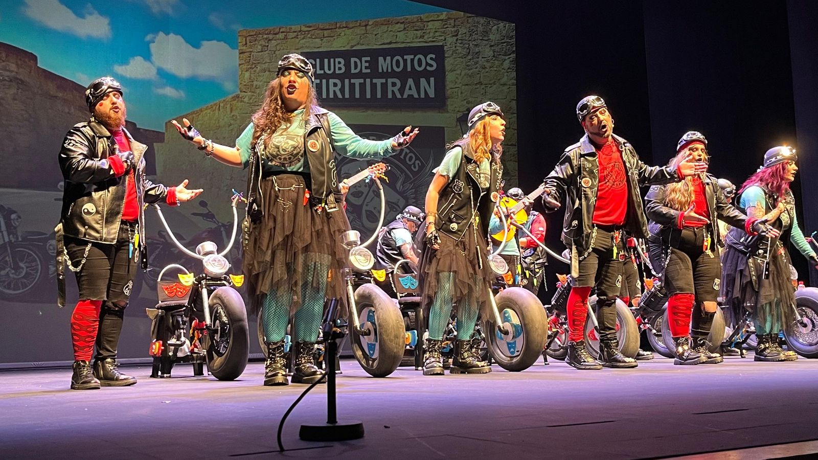 Las Tirititran: Valentía sobre ruedas, pero sin gasolina suficiente