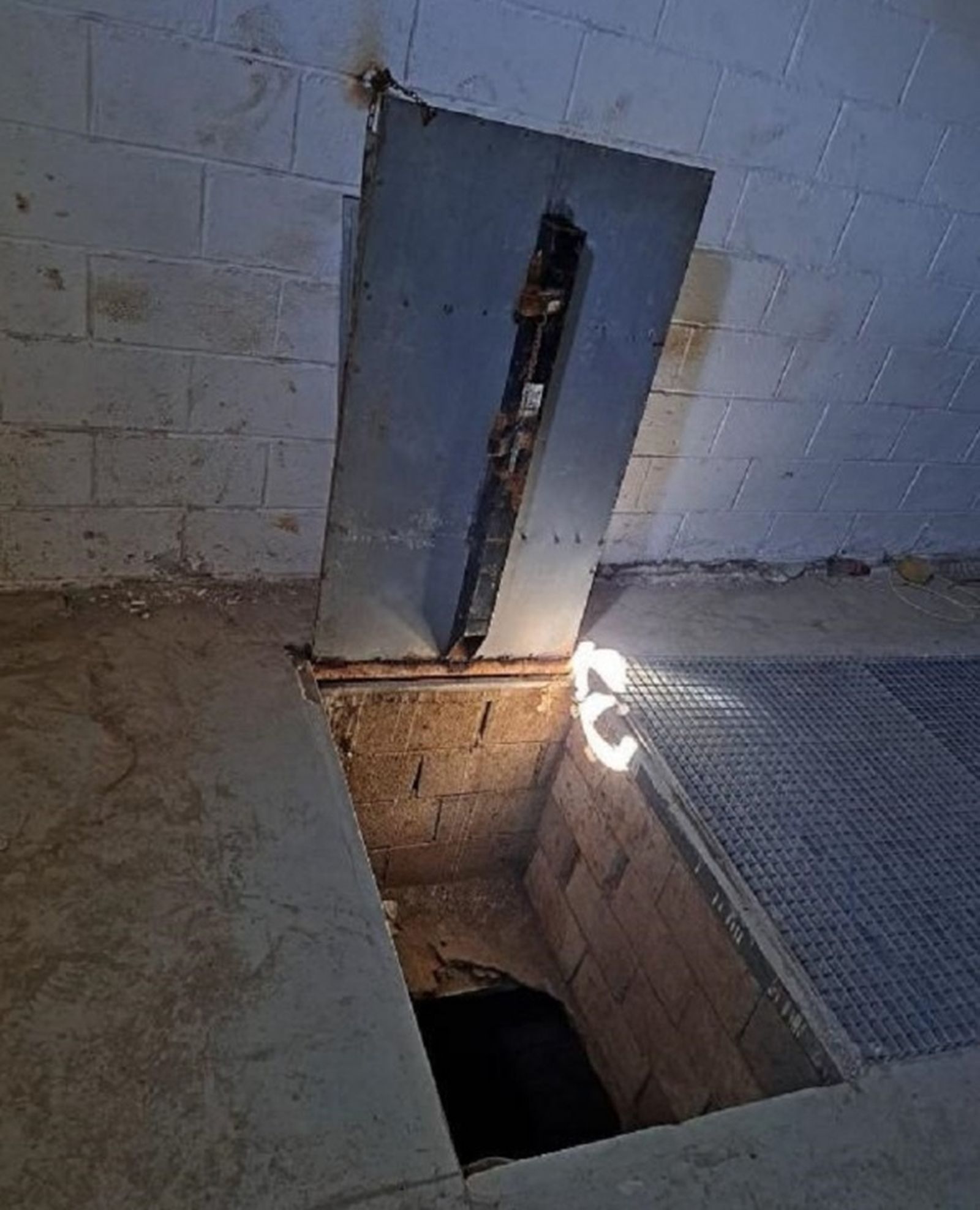 Así era el túnel por el que pasaba droga desde Marruecos a Ceuta. / FOTO GC