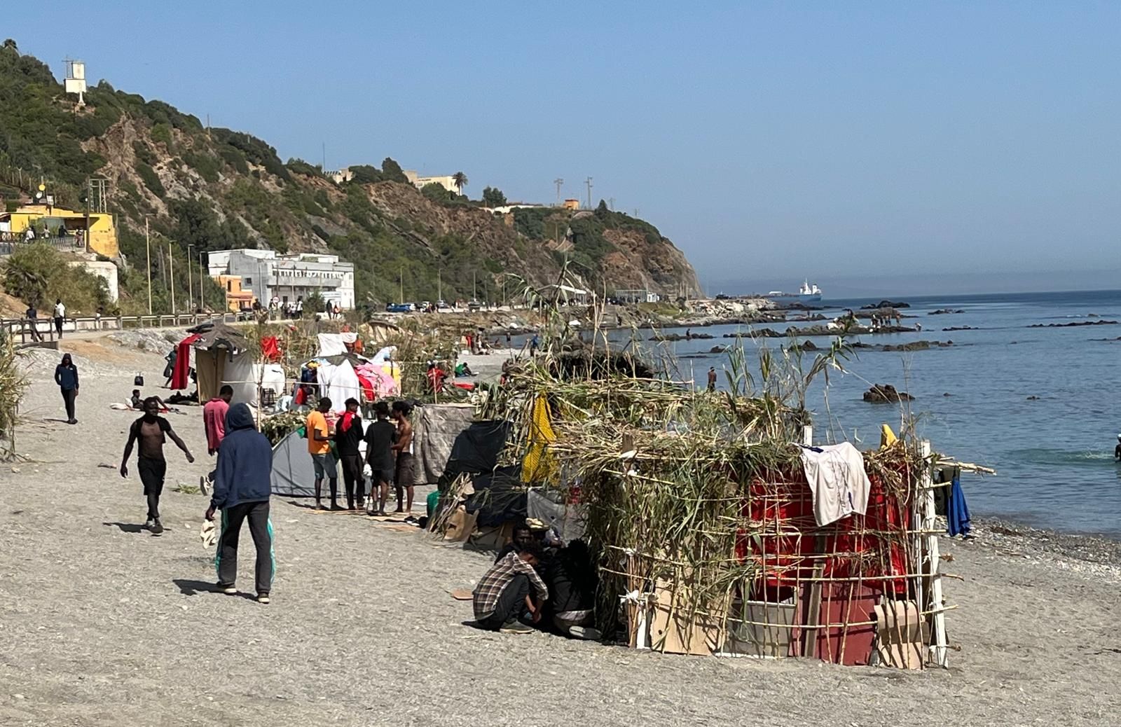 Asentamientos de migrantes en la playa del Trampolín