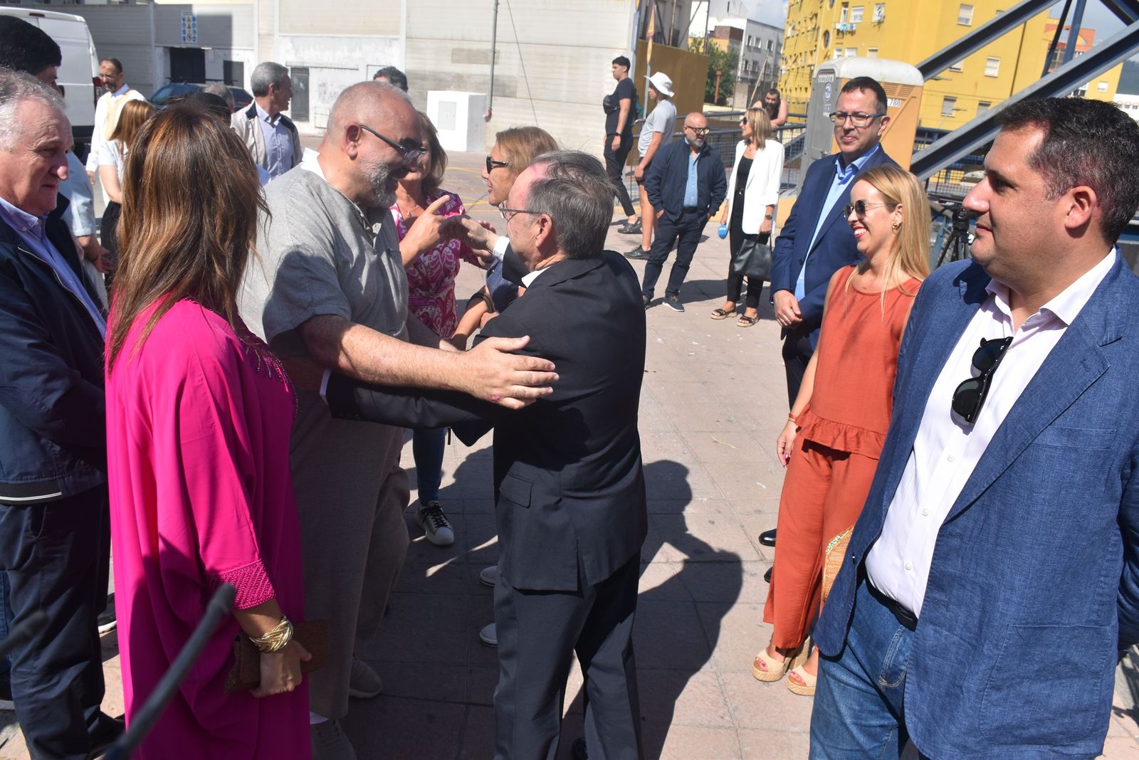 Así ha sido la visita de Benzina y Vivas al matadero de Hadú