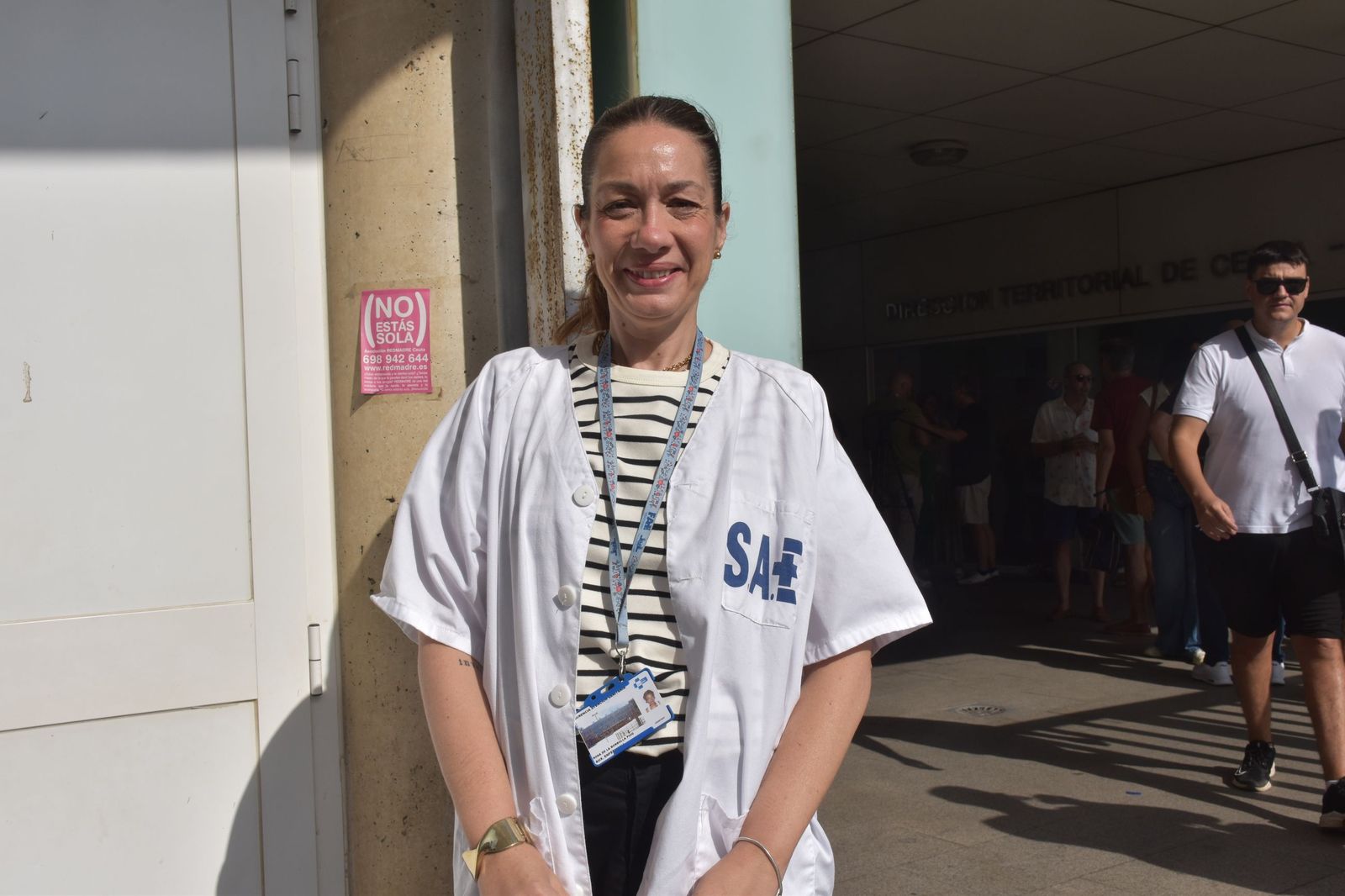 La delegada de USAE en Ceuta, Rosa de la Borbolla, durante una concentración en Otero