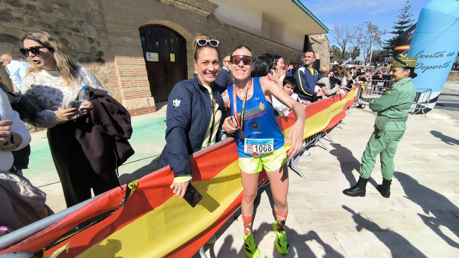 Andrea Cantizano tras cruzar la línea de meta