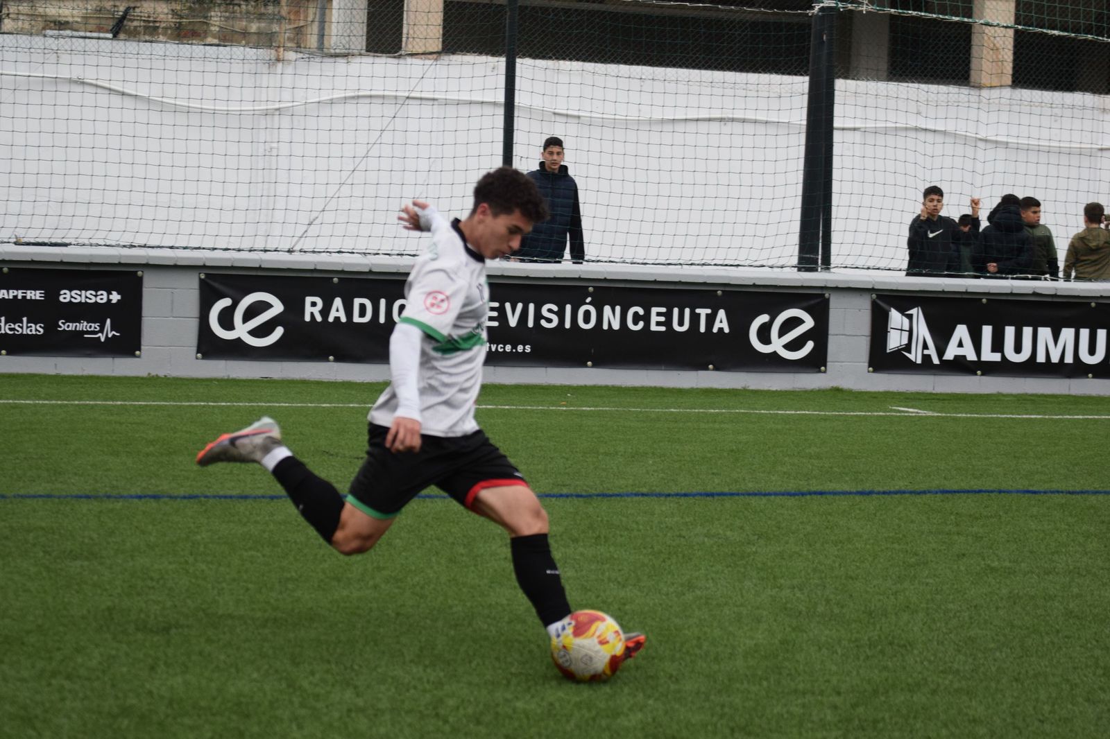 El Granada C.F. asaltó el Benoliel con un gol decisivo en el tramo final