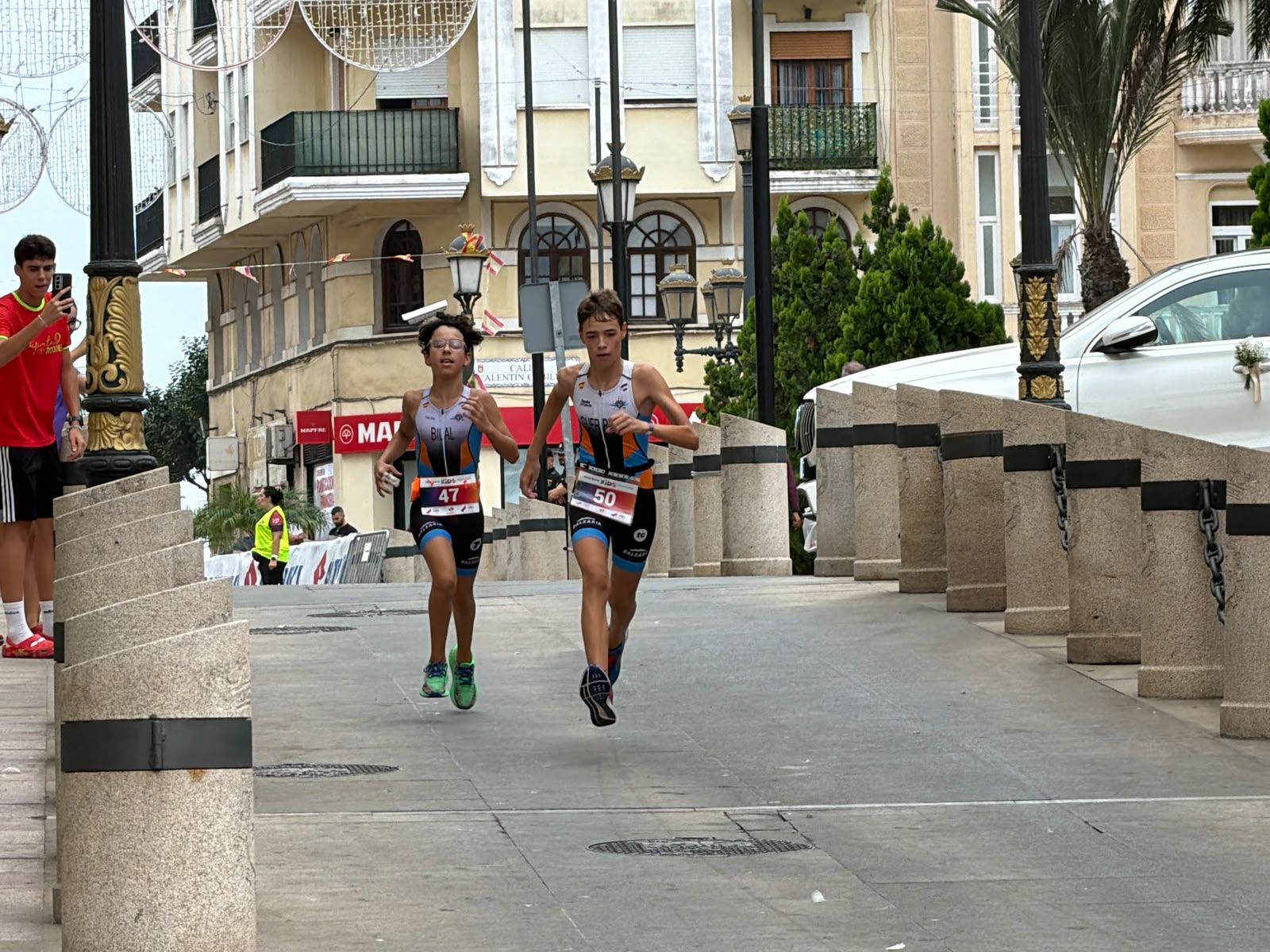 Los aficionados al triatlón en Ceuta se reúnen para participar en el Acuatlón Popular 'Juan Mur' y en la Phoenix Kids Triathlon