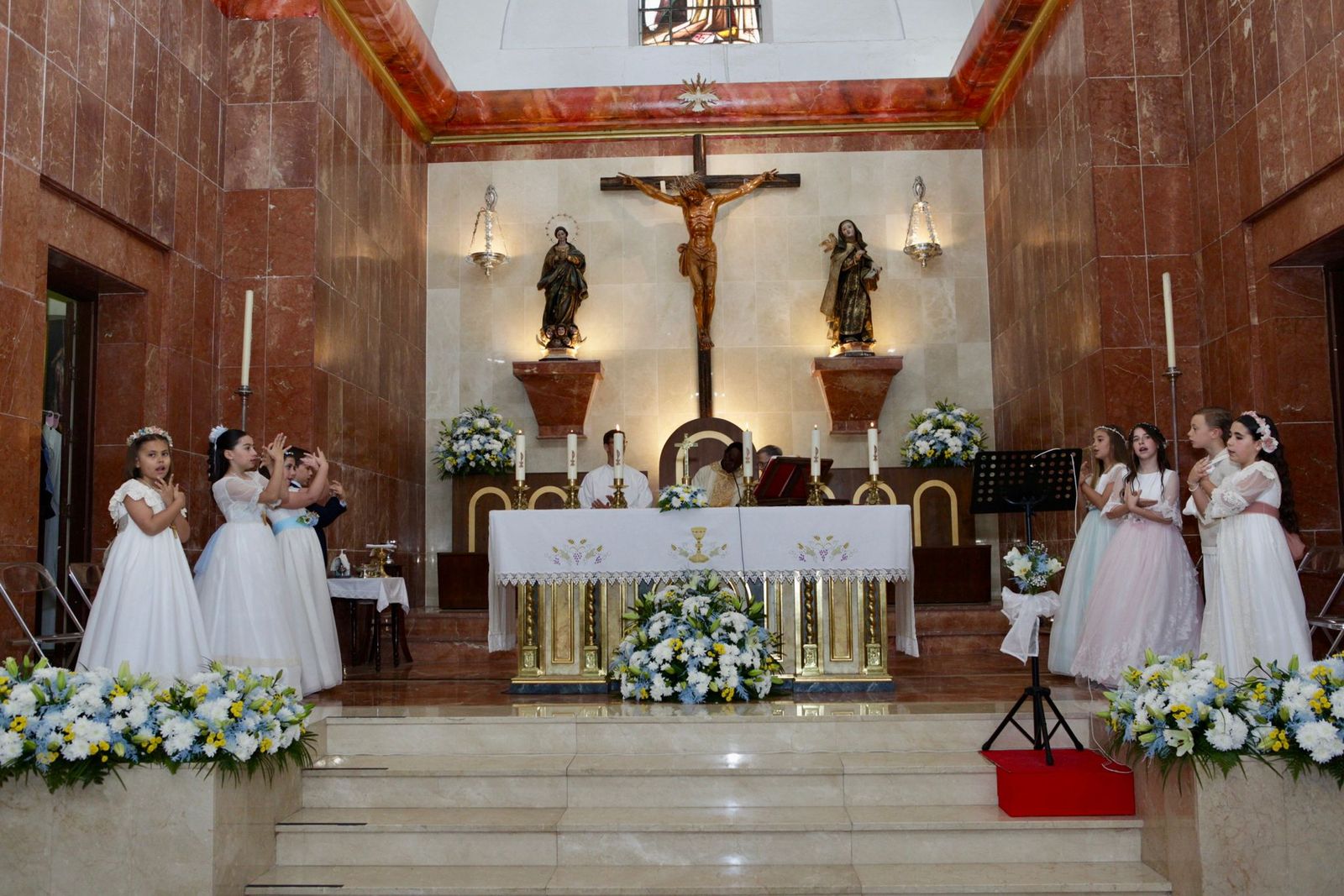 Comuniones en la Parroquia de Santa Teresa de Jesús