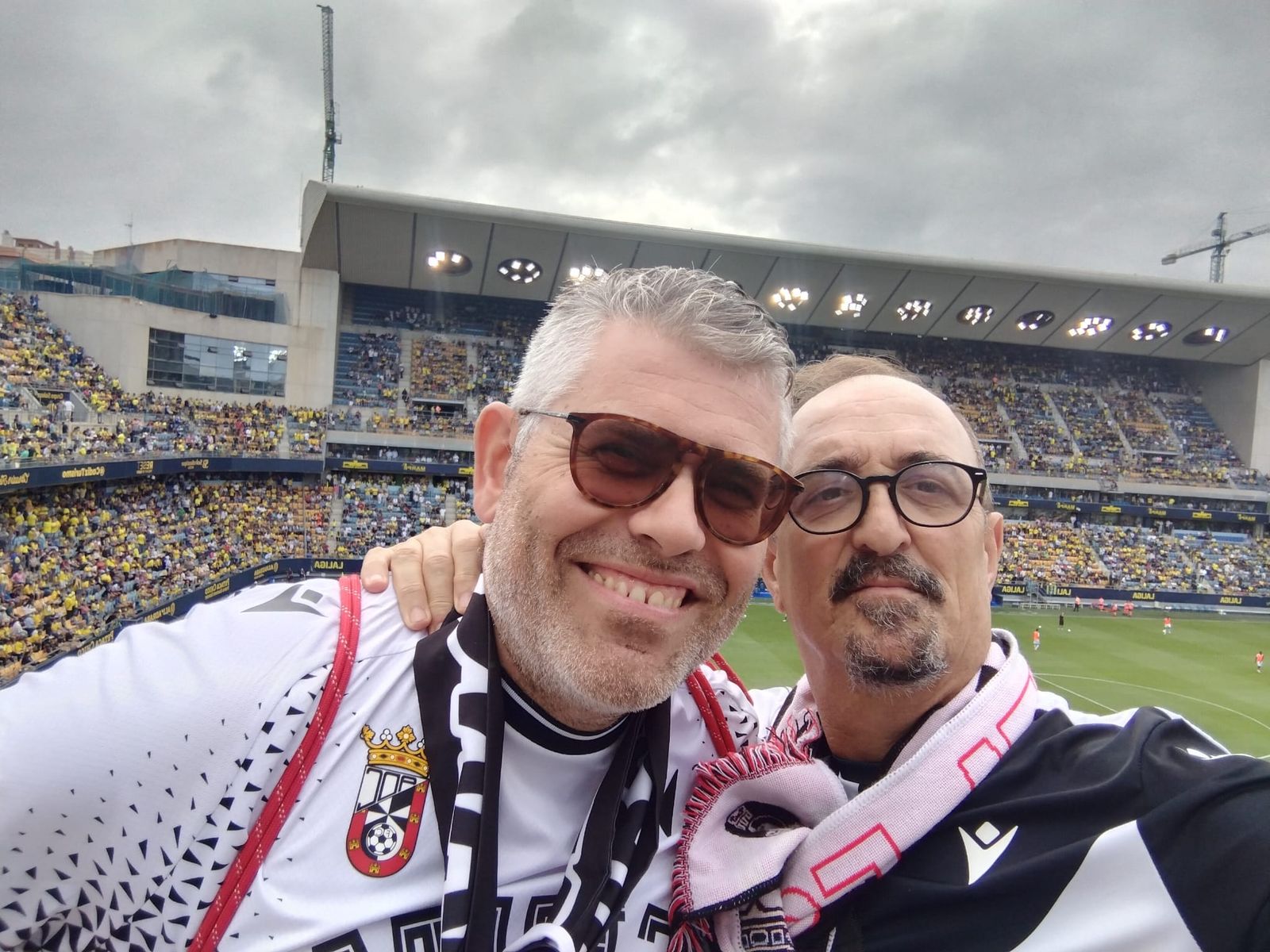 La afición ceutí fue el 'jugador número 12' en el 'Nuevo Mirandilla' este domingo