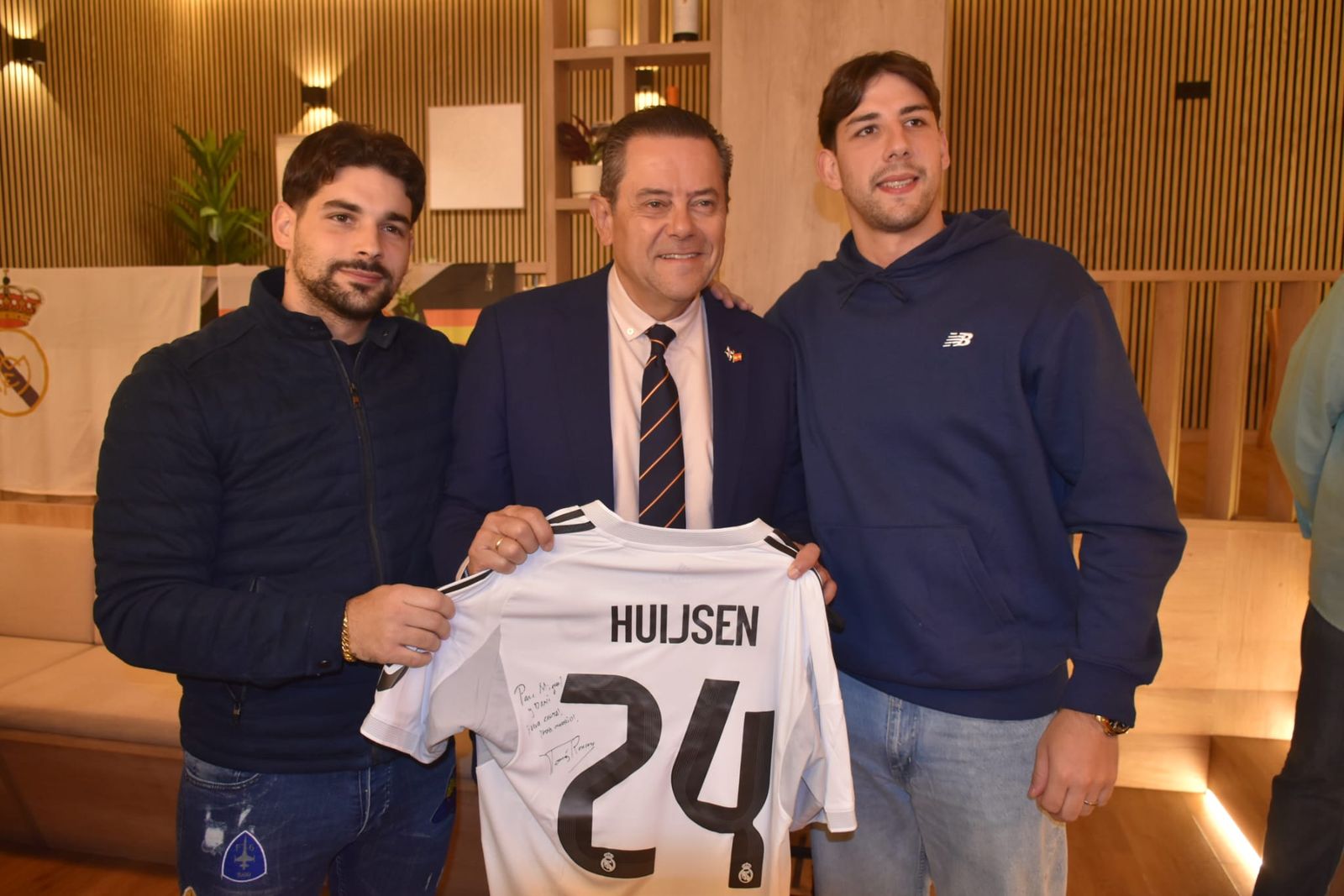 Ambiente madridista en el restaurante 'Aire'