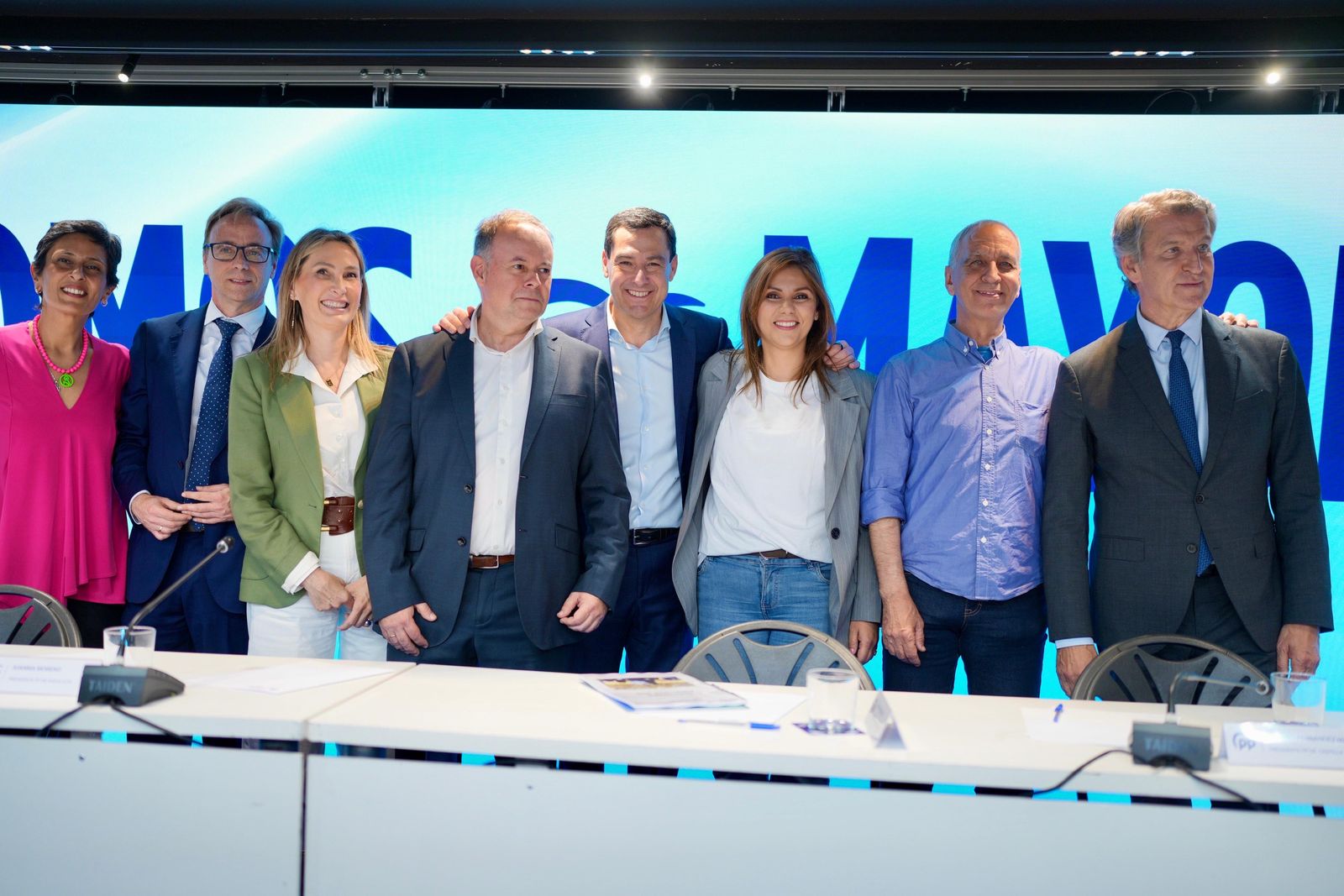 Representantes del PP en Ceuta junto a Juanma Moreno y a Alberto Núñez Feijóo