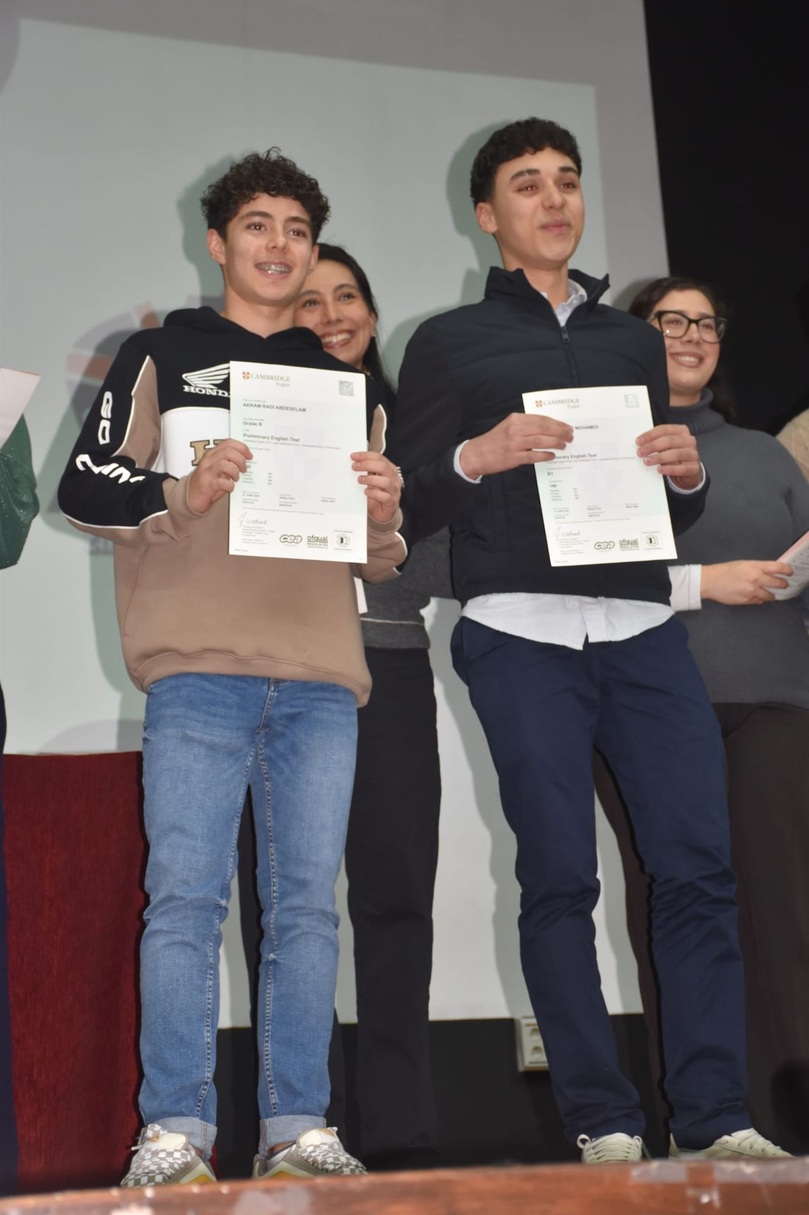 Las academias Art Factory y Big Ben entregan los certificados de inglés a su alumnado