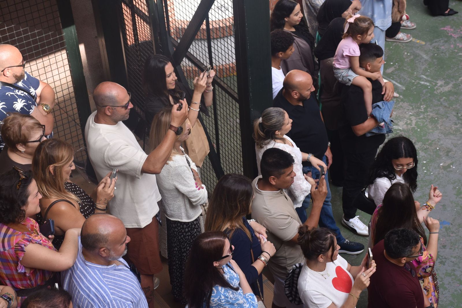 Las lágrimas de orgullo toman el CC Beatriz de Silva en la graduación más especial de sus pequeños