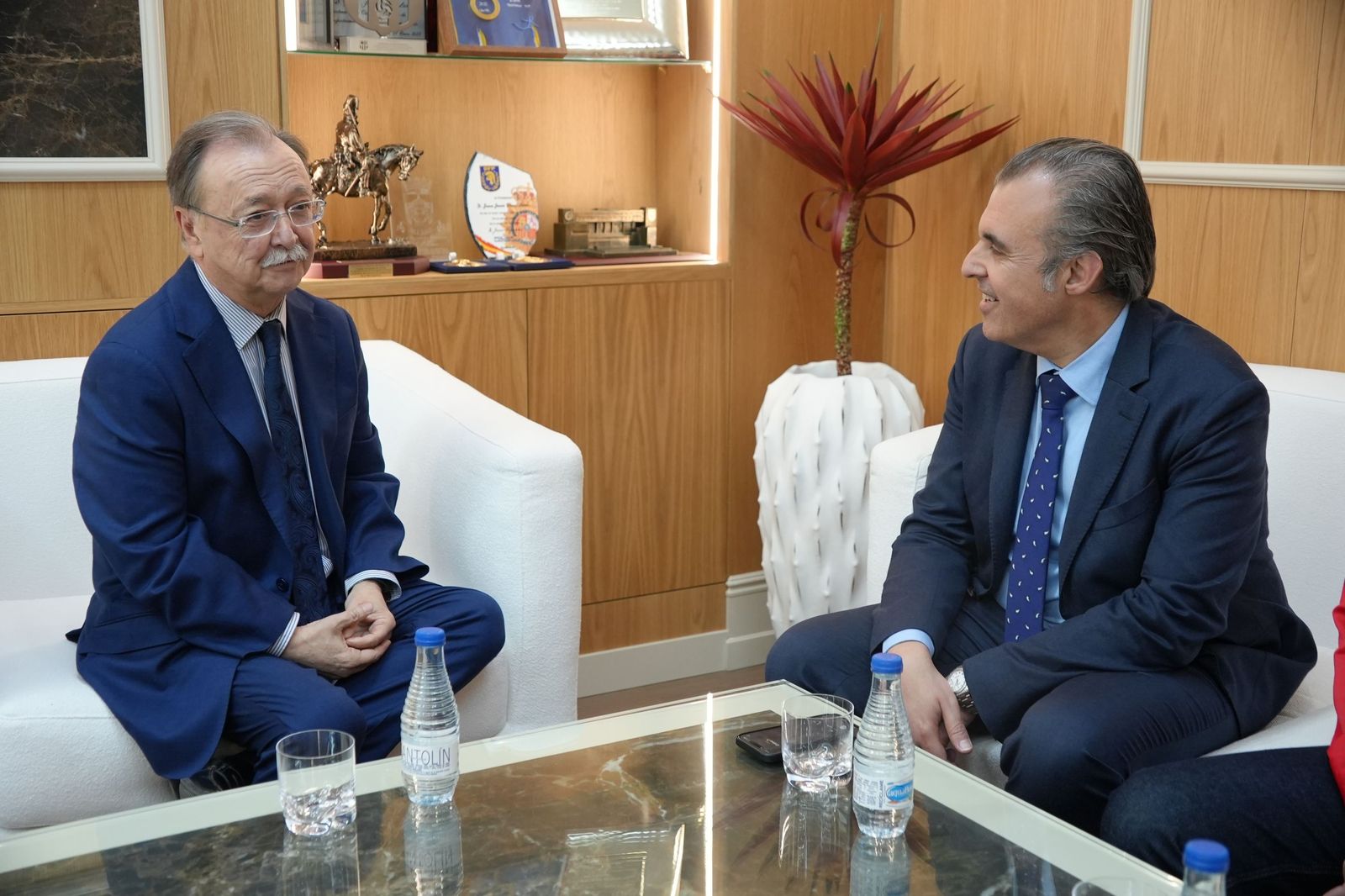 Vivas y Vera, en el despacho presidencial