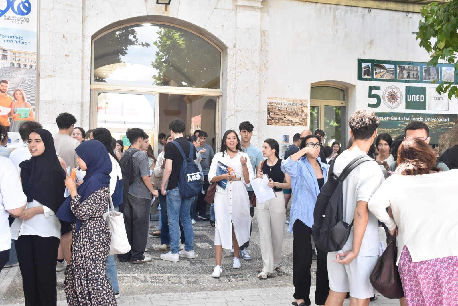 FOTOGALERÍA | Así ha sido el primer día de Selectividad en Ceuta