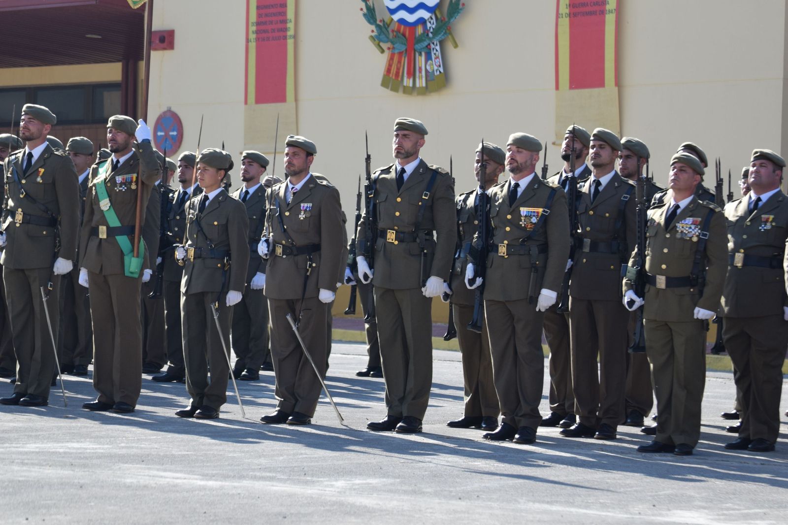 El Regimiento de Ingenieros 7 honra a San Fernando en una solemne parada militar en El Jaral