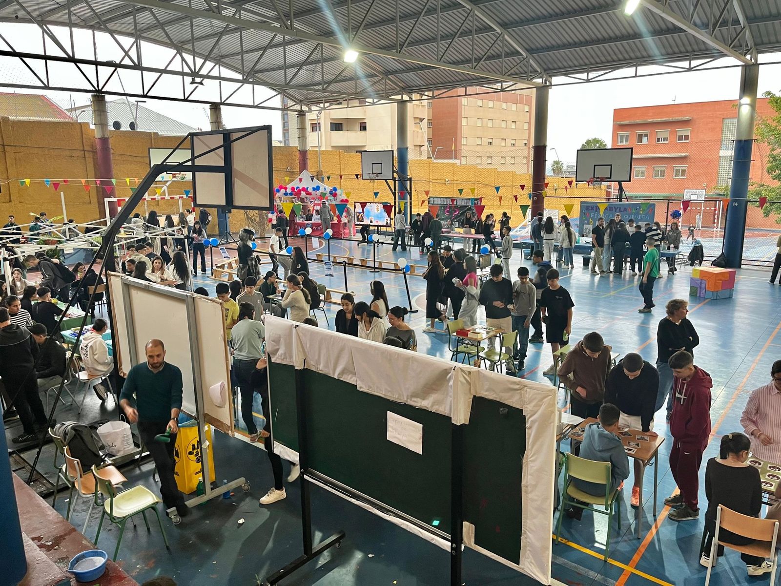 Expoabyla abre sus puertas con innovación, creatividad y convivencia entre centros educativos