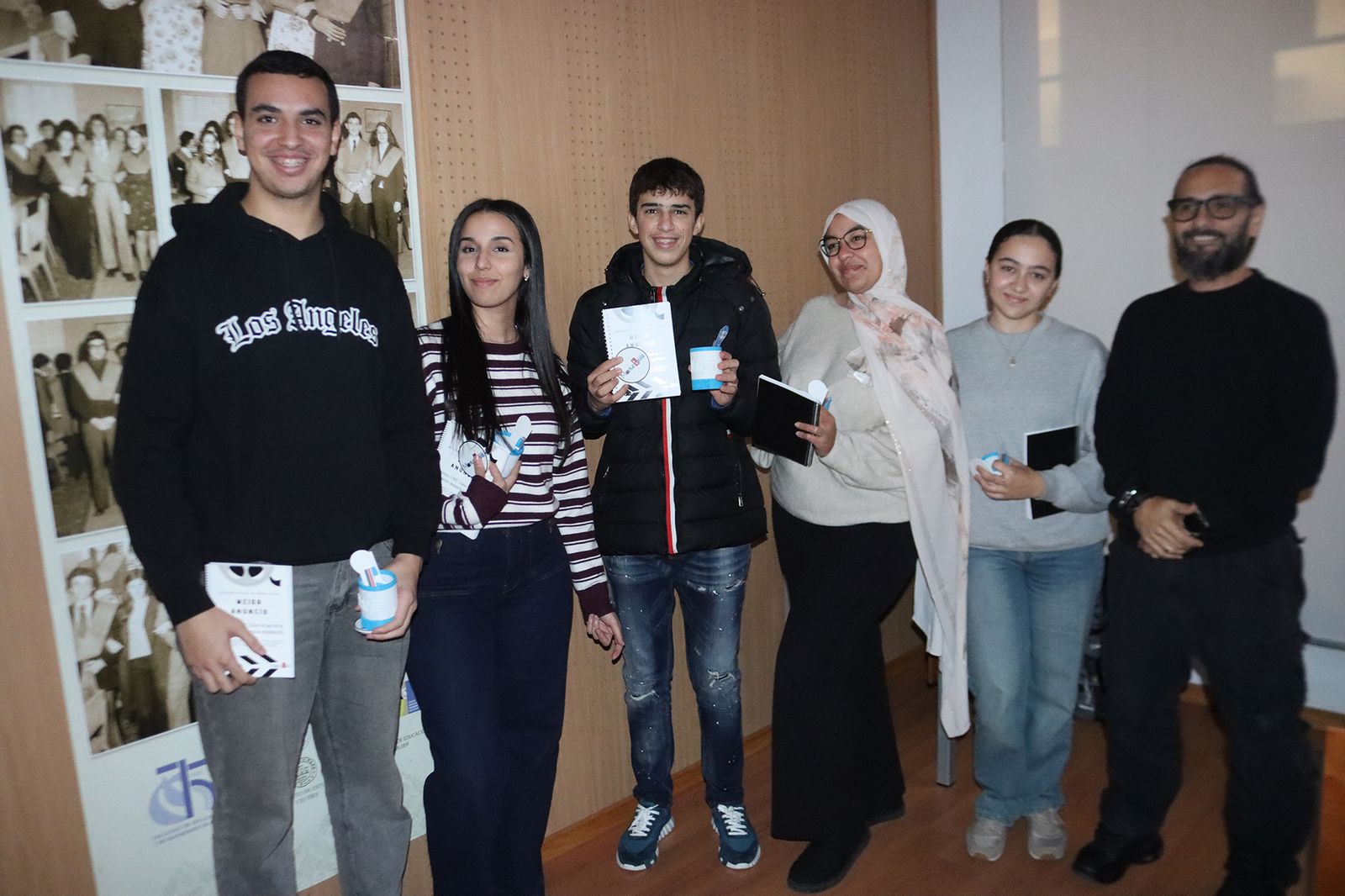 Algunos de los alumnos premiados durante el acto