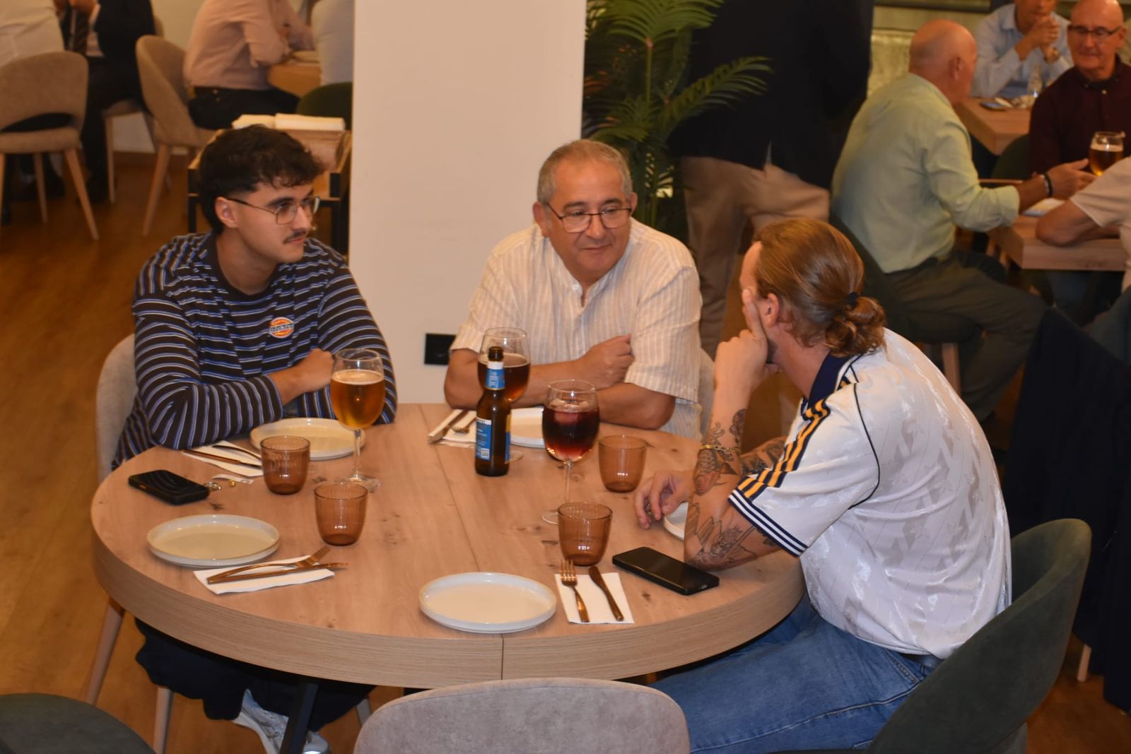 Ambiente madridista en el restaurante 'Aire'
