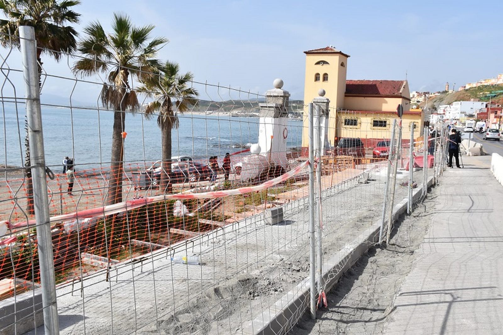 Obras frente a la antigua capilla de la Virgen del Carmen. / FOTO NICOL'S