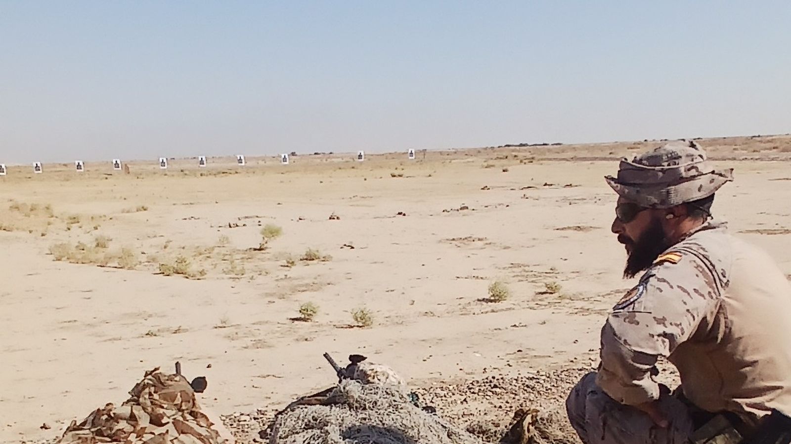 Esta actividad de adiestramiento ha estado dirigida por dos militares españoles integrados en la NMI: un coronel, como jefe del proyecto; y un comandante como jefe de instructores, que son los responsables de la coordinación técnica y metodológica del programa