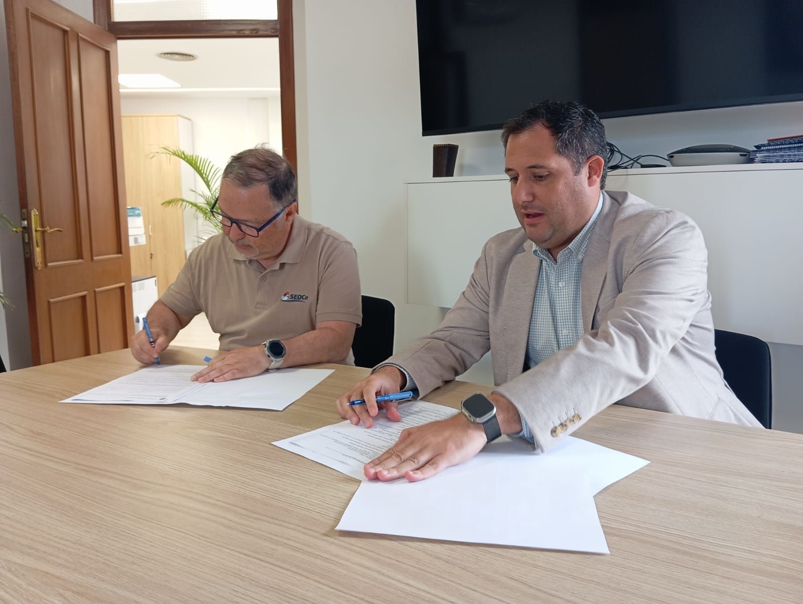 La Ciudad firma un con la Sociedad de Estudios Ornitológicos ‘SEO BirdLife’